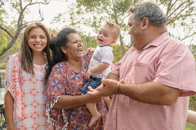Foto de una familia sonriendo